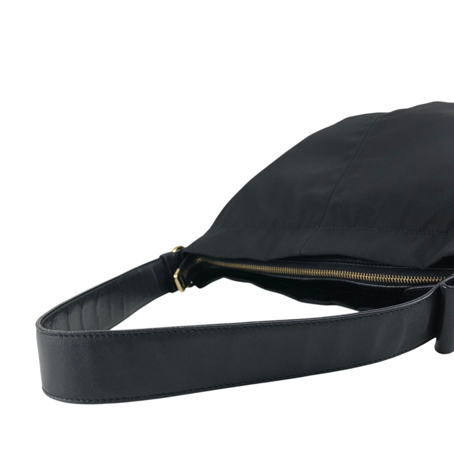 Salvatore Ferragamo Ribbon Shoulder bag Black Vintage n4v8km