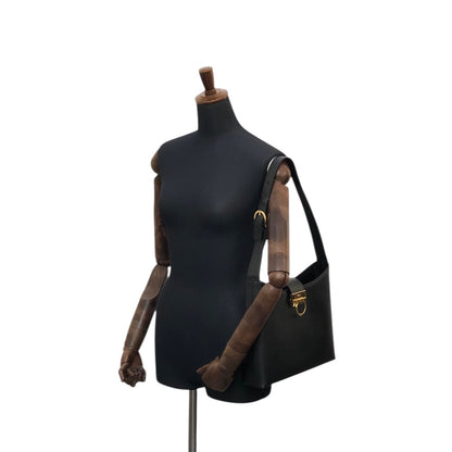 Salvatore Ferragamo Gancini Shoulder bag Black Vintage kz7n2r