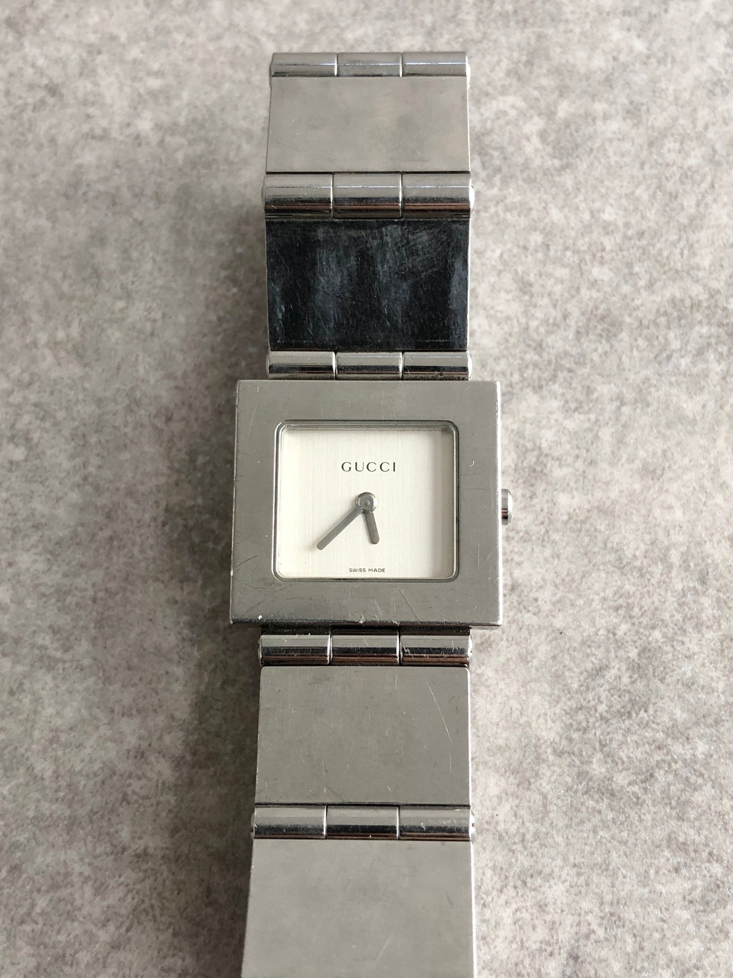 GUCCI Logo Quartz Watch Silver 600J Vintage fubfba