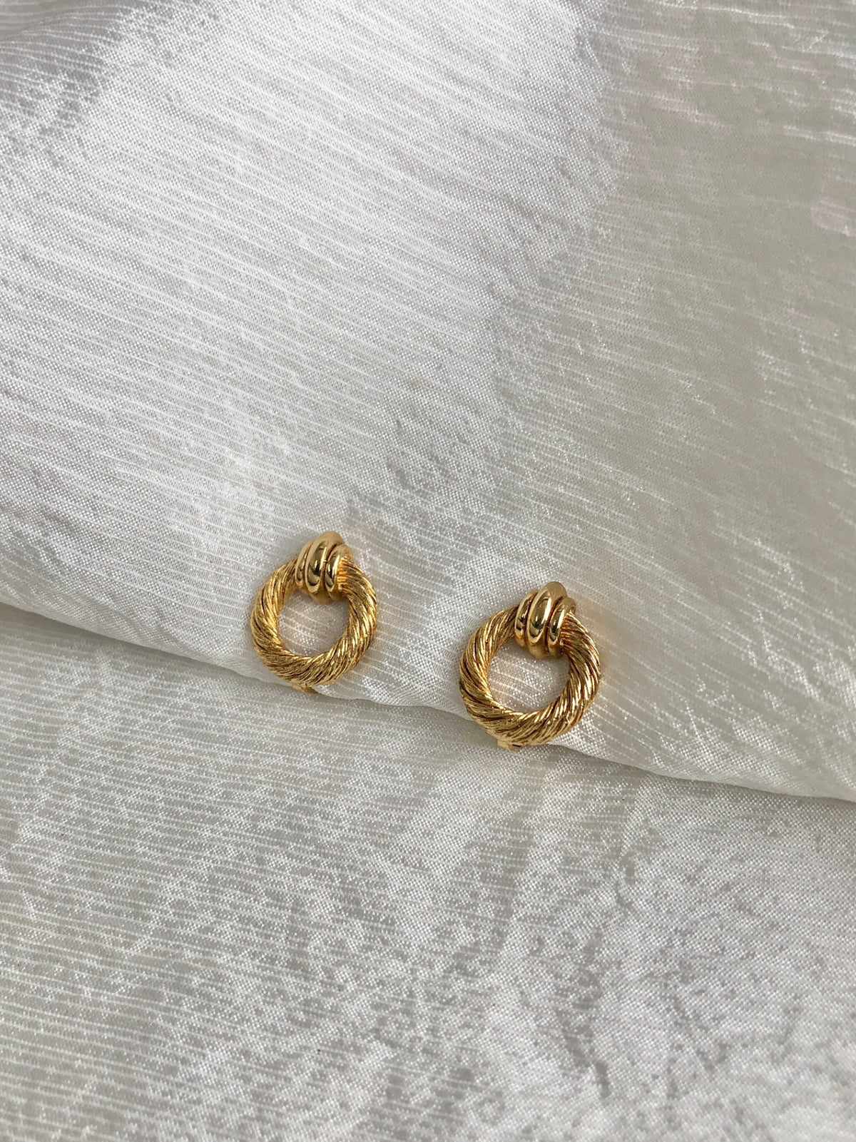 Christian Dior Circle Motif Earrings Gold Vintage 8j3haa