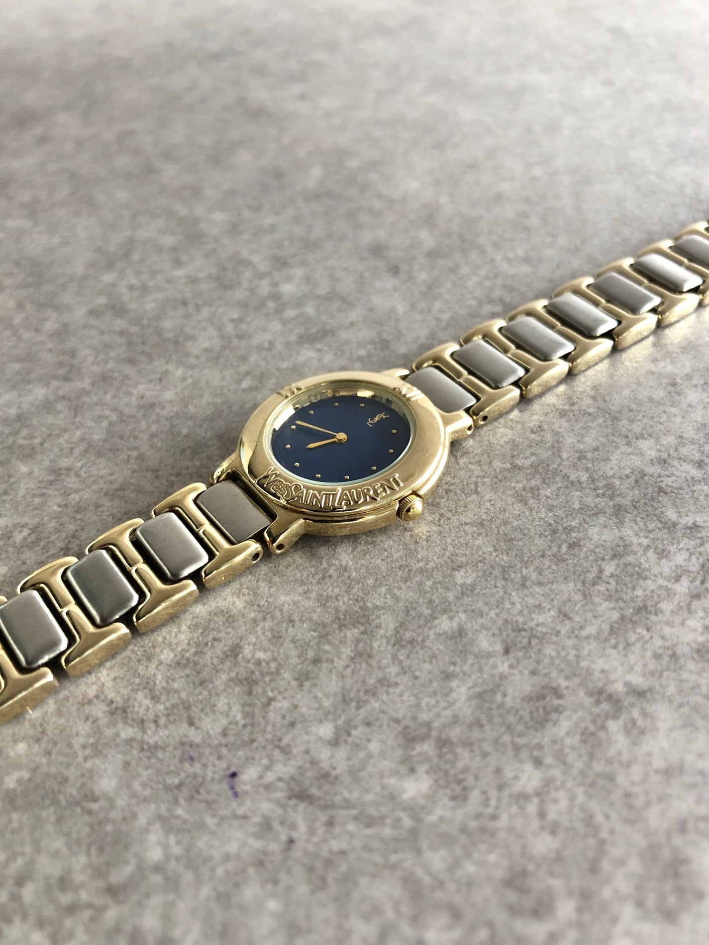 Yves Saint Laurent YSL Logo Quartz Watch Silver×Gold 2200-229789 Vintage 84wevi
