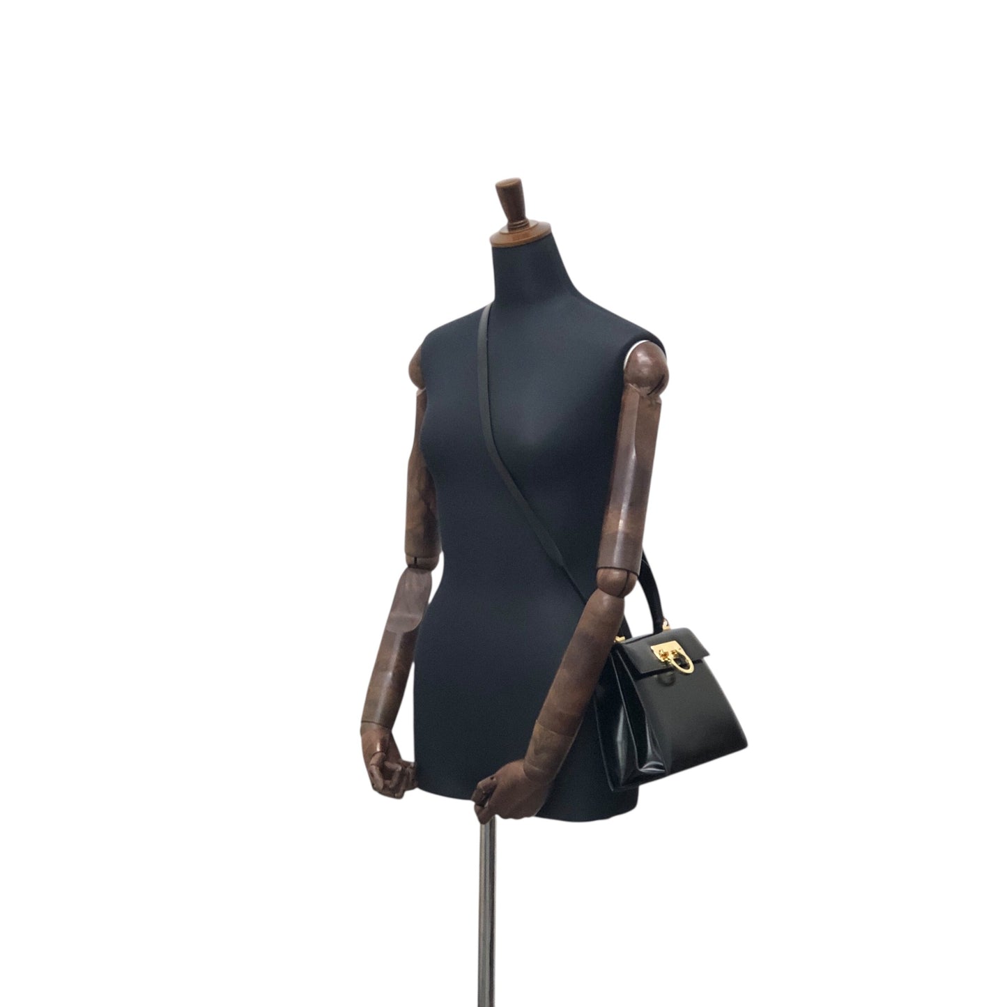 Salvatore Ferragamo Gancini Two-way Handbag Shoulder bag Black Vintage vbbuay