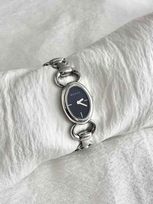 GUCCI Logo Watch Silver 118 Vintage ty8ida