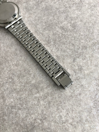 GUCCI Logo Watch Silver 9100L Vintage g8dhxw