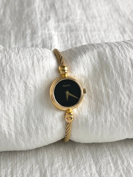 GUCCI Logo Bangle Quartz Watch Gold×Black 2700.2.L Vintage bykvde