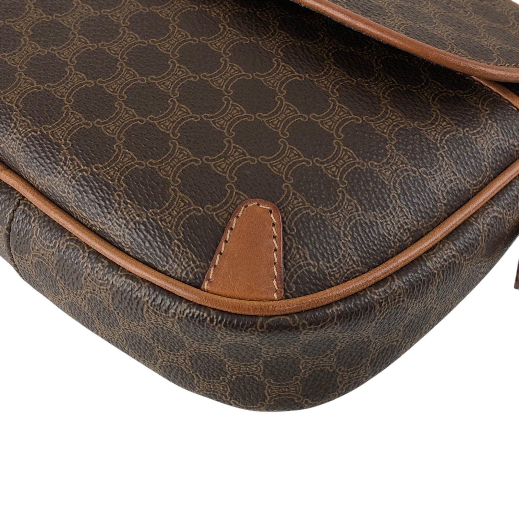 CELINE Macadam Front Buckle Shoulder bag Brown Vintage htiyru