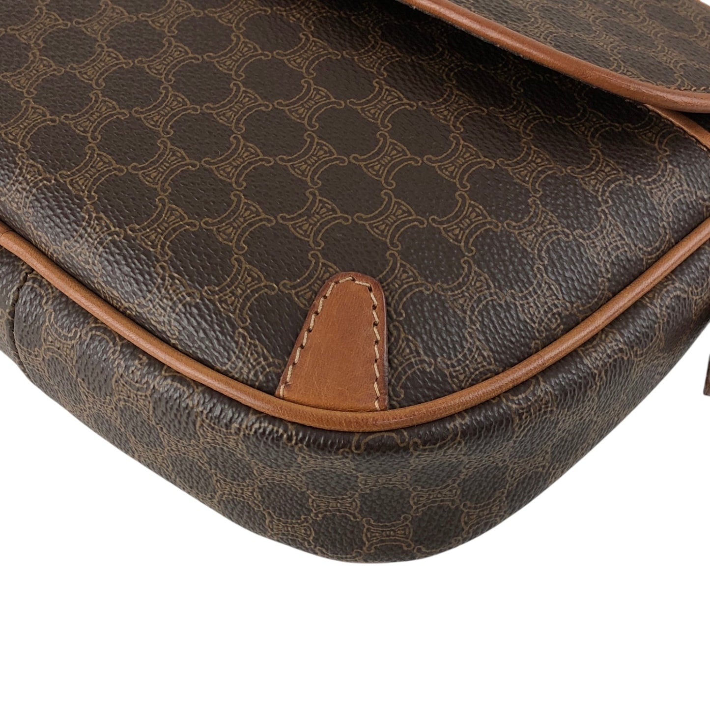 CELINE Macadam Front Buckle Shoulder bag Brown Vintage htiyru
