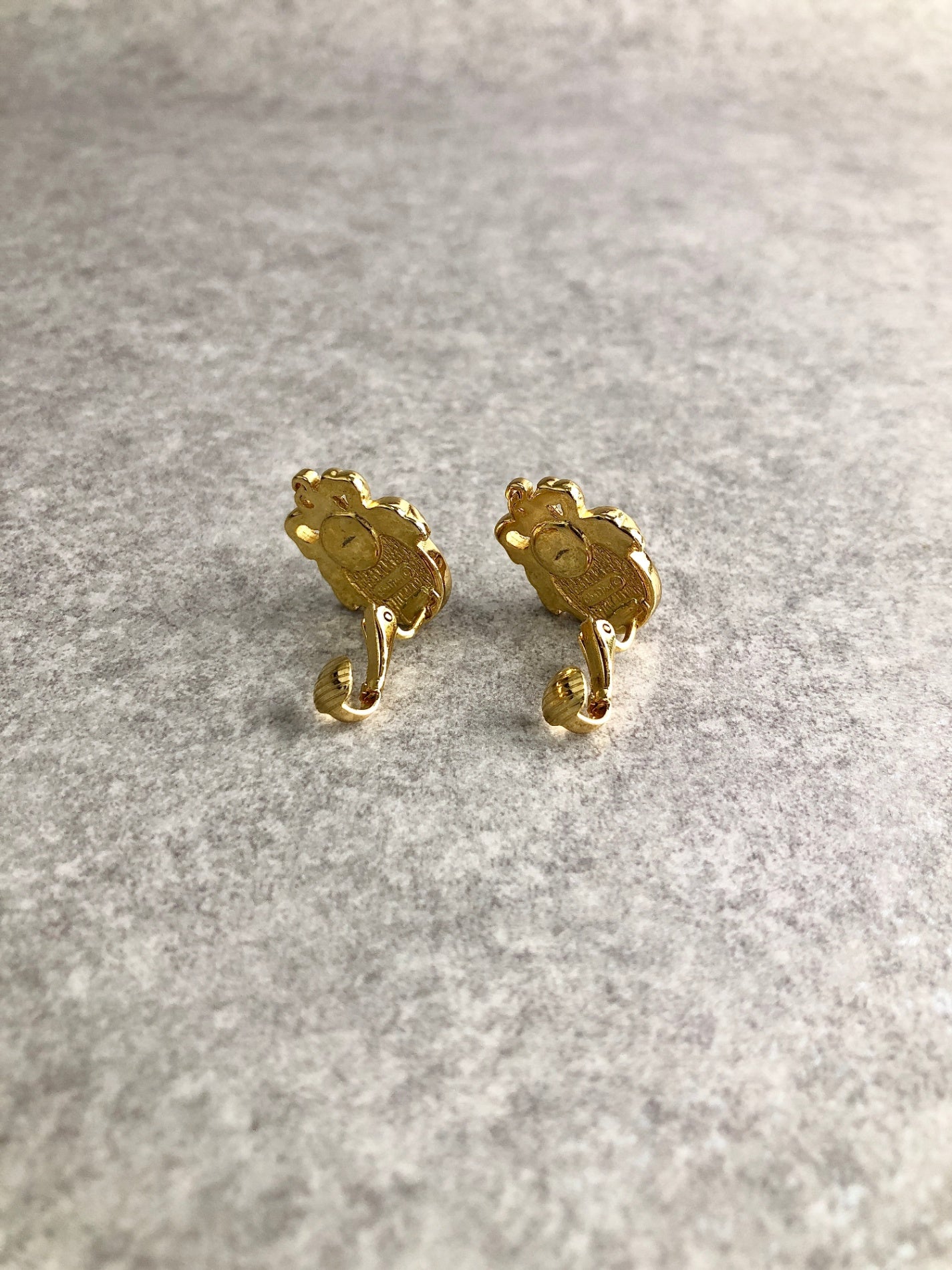 Christian Dior Ribbon Motif Earrings Gold Vintage jjdksh