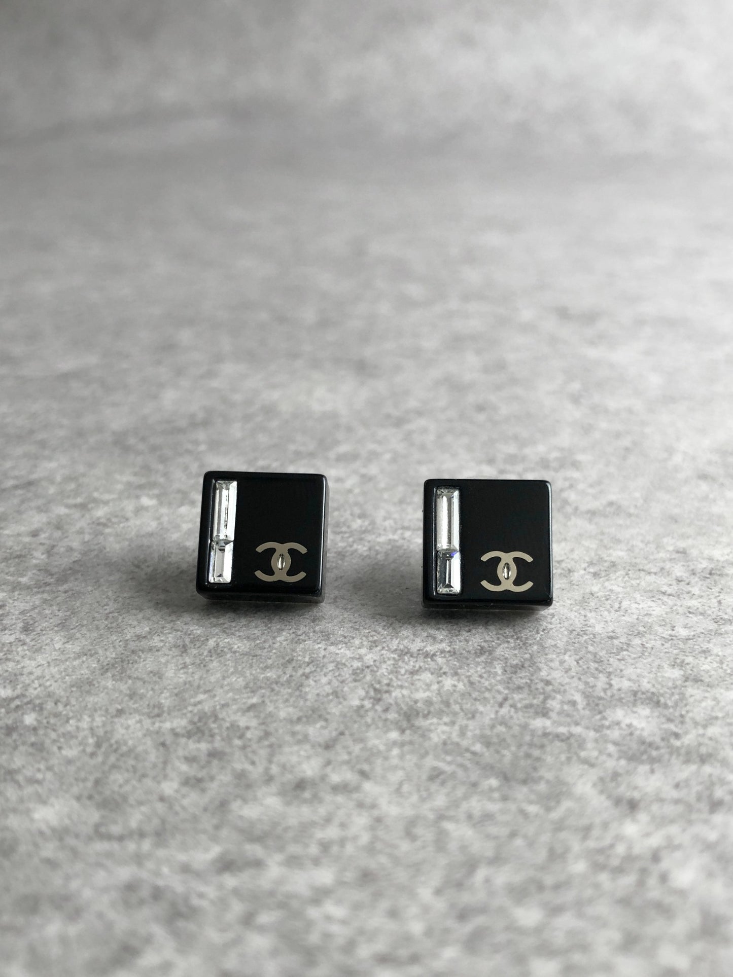 CHANEL Coco Mark Stone Pierced Black Vintage yg33jb