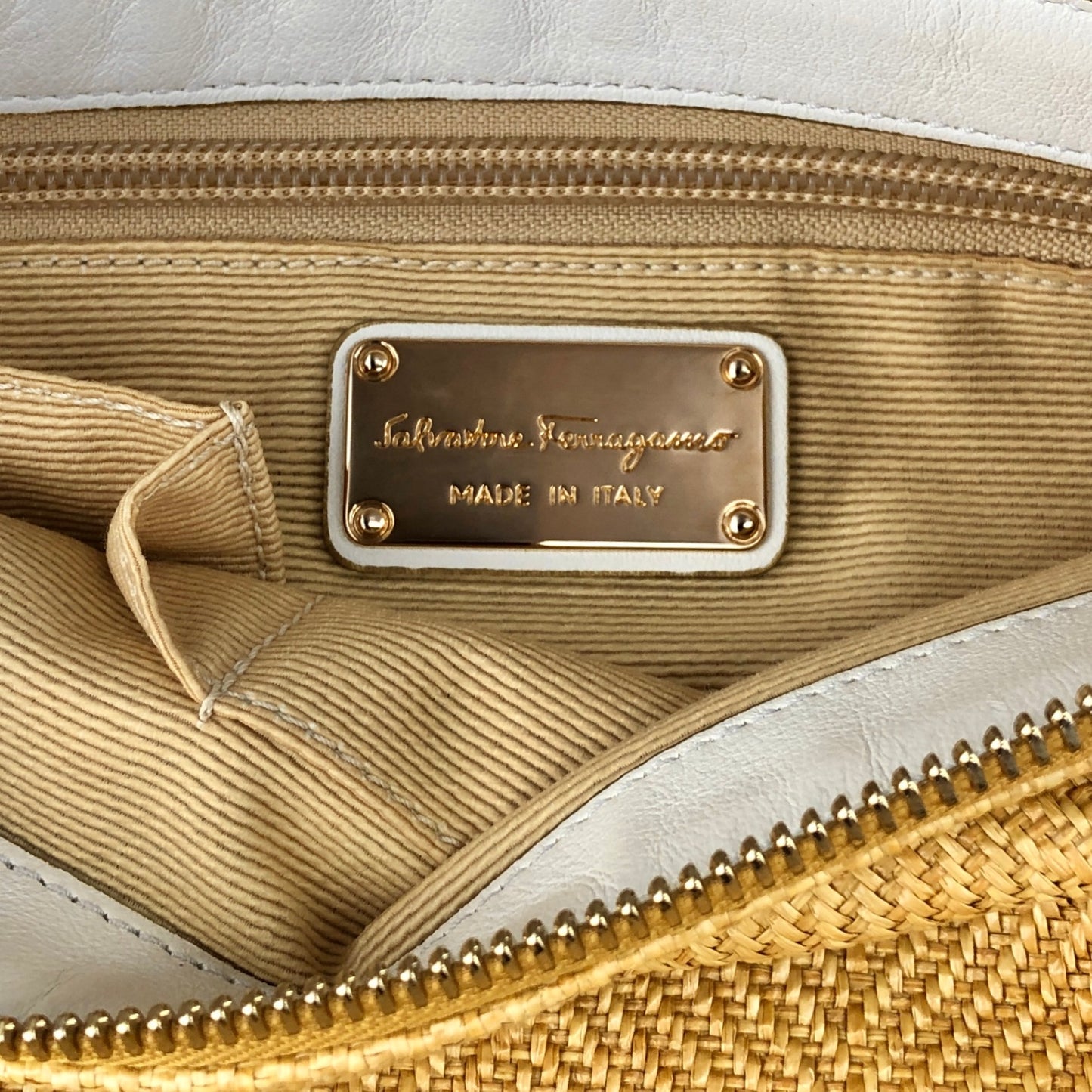 Salvatore Ferragamo Shoulder bag Beige AU-21 D035 Vintage mc74rn