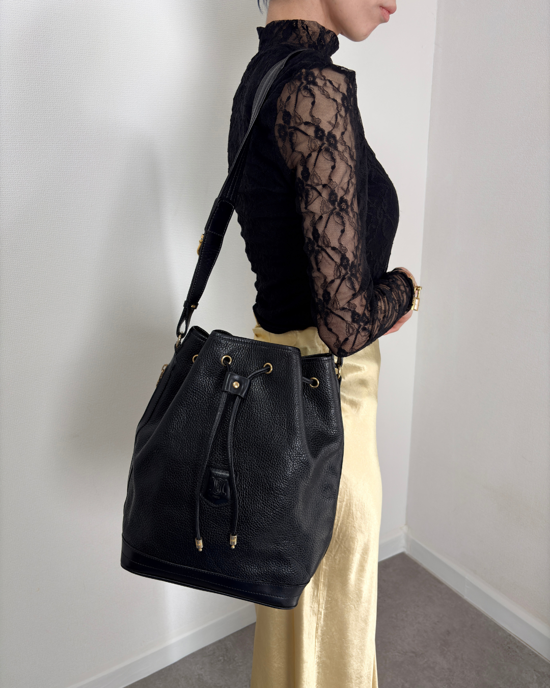CELINE Blason Drawstring Shoulder bag Black Vintage 6uw6d7