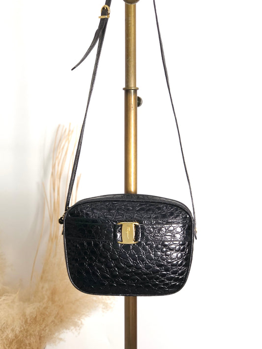 Salvatore Ferragamo Logo Shoulder bag Black Vintage 2vgt32