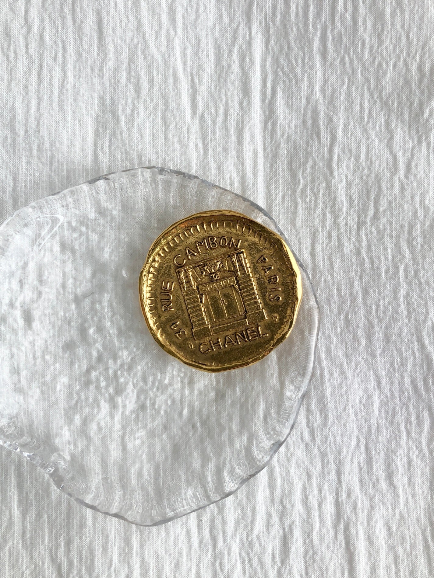 CHANEL Brooch Gold Vintage fi52sy – VintageShop solo