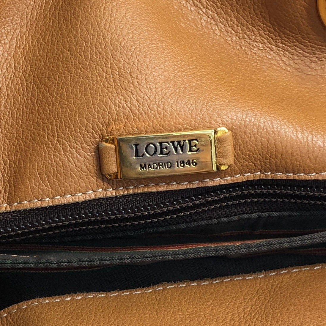 LOEWE Anagram Drawstring Shoulder bag Camel Vintage kx8vz3