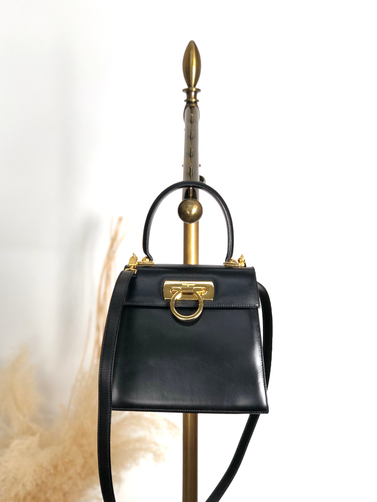 Vintage Salvatore Ferragamo | VintageShop solo