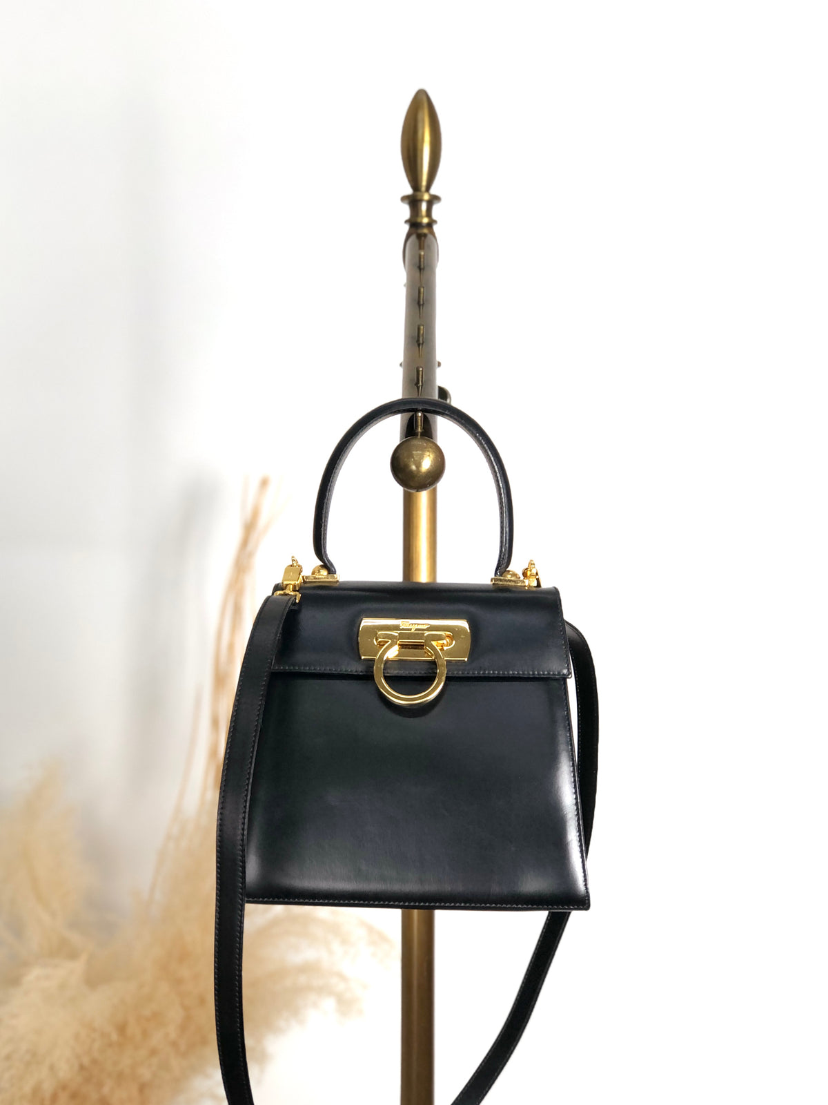 Salvatore Ferragamo Gancini Two-way Handbag Shoulder bag Black Vintage eddc85