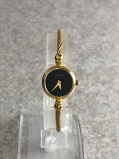 GUCCI Logo Bangle Quartz Watch Gold×Black 2700.2.L Vintage bykvde