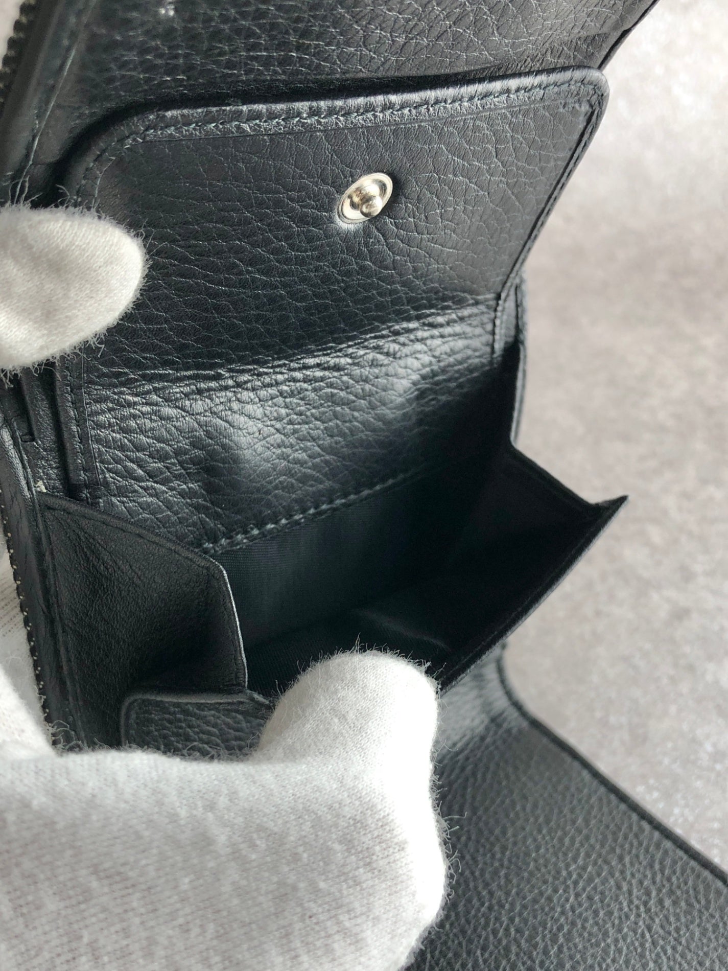 Christian Dior CD Logo Trifold Wallet Black Vintage 3wudpt