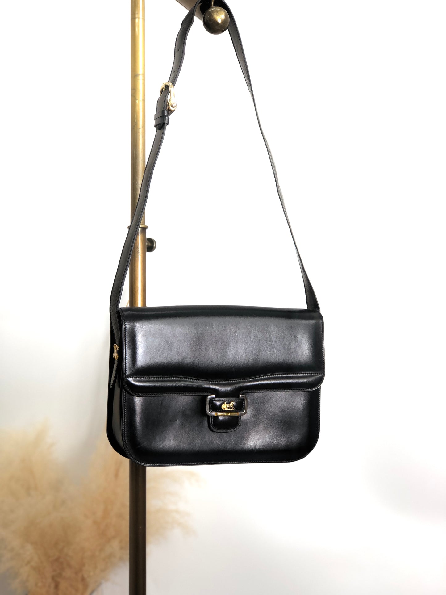 CELINE Triomphe Horse Carriage Shoulder bag Black Vintage pw788h