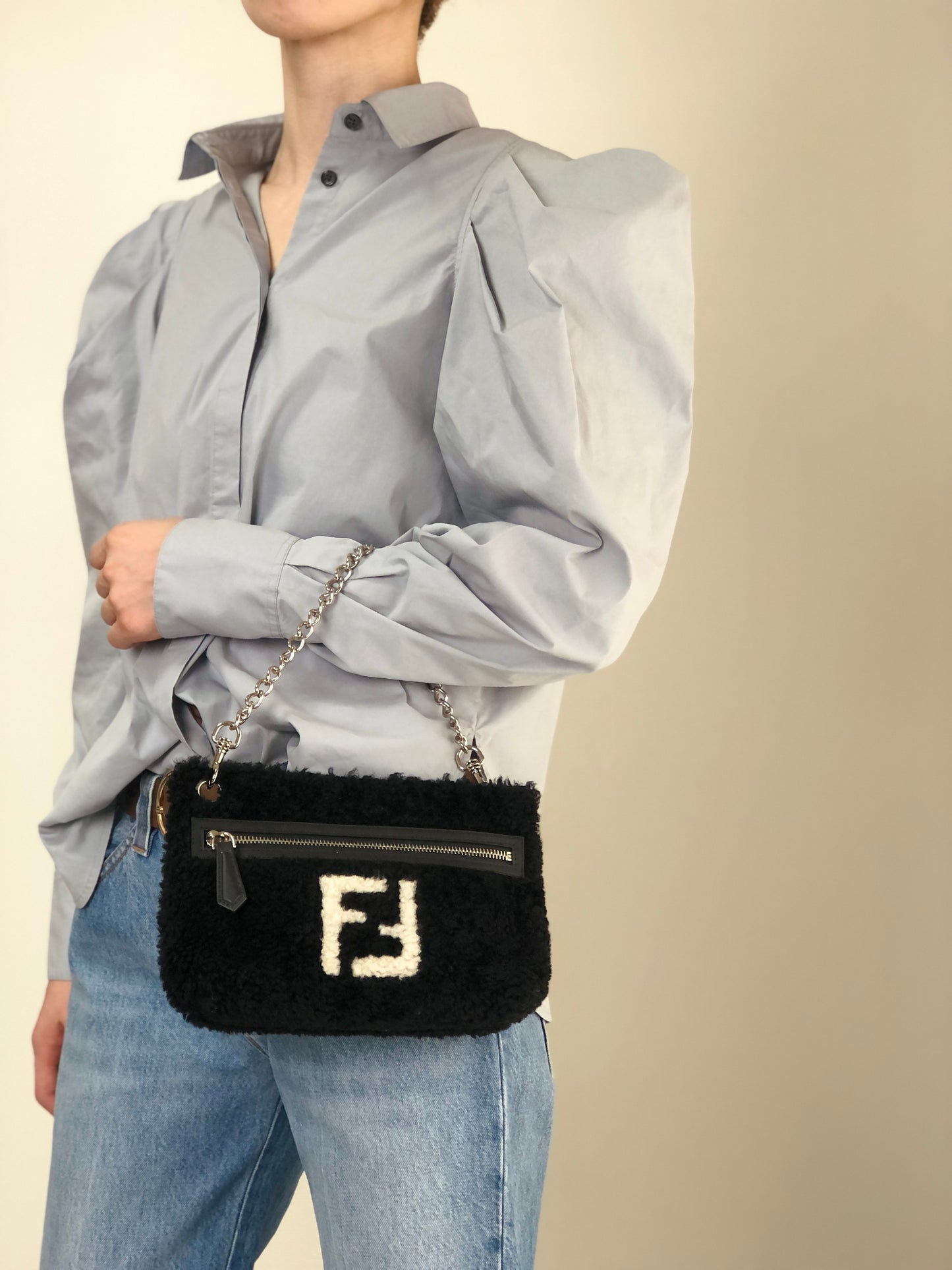 FENDI Logo Chain Handbag Black Vintage c34f5u