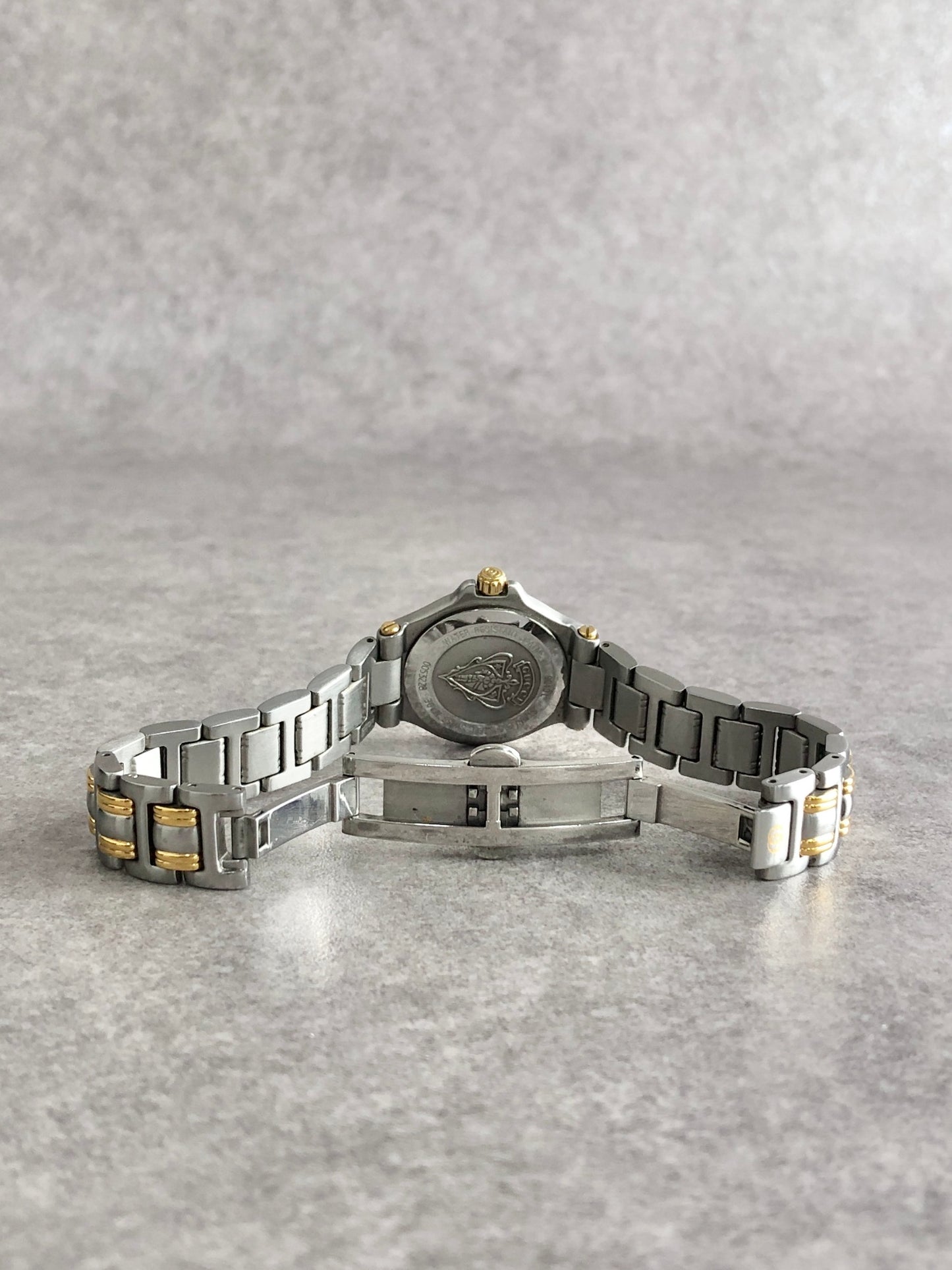 GUCCI Logo Quartz Watch Gold×Silver 9040L Vintage 7jggkd