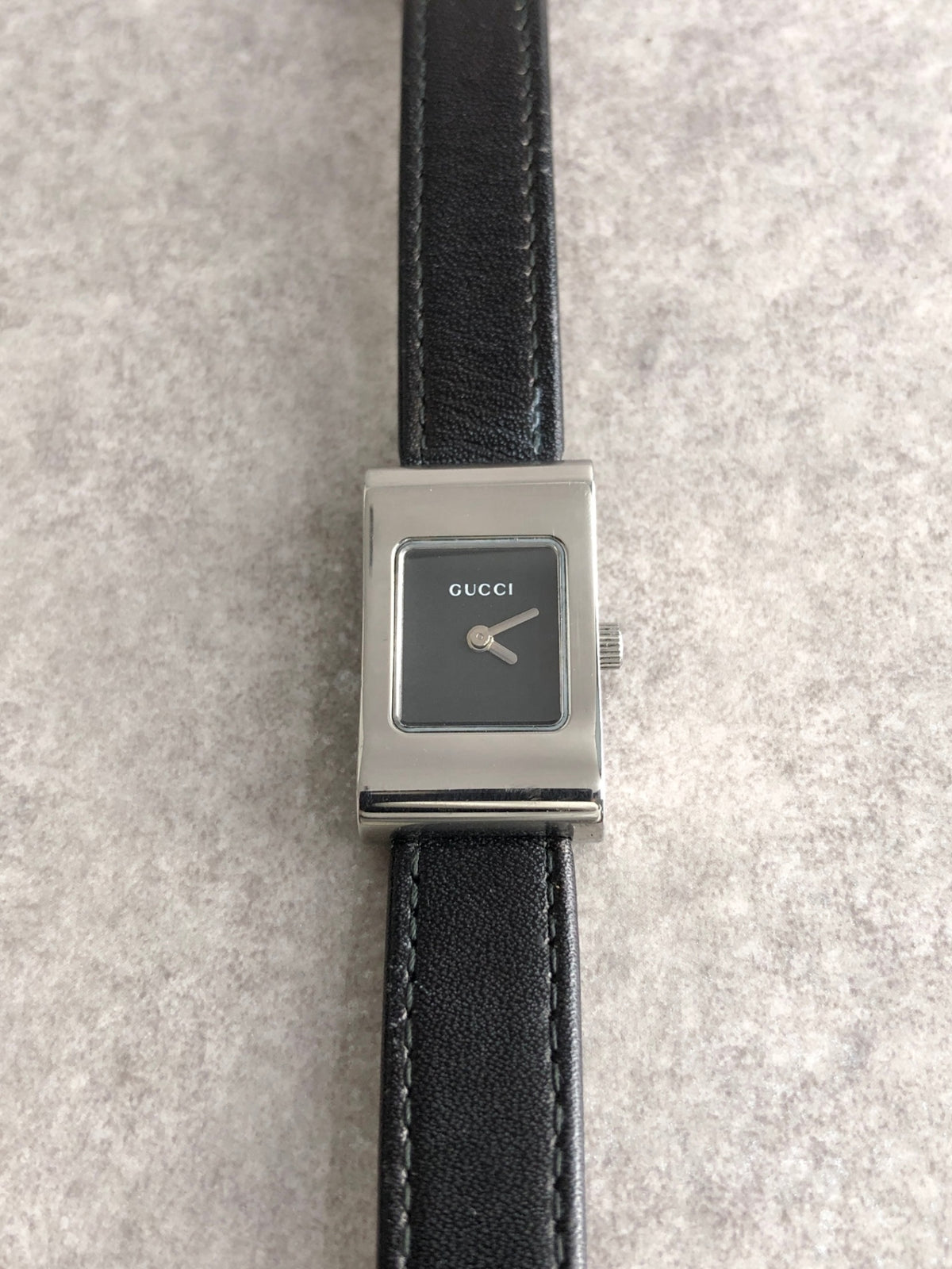 GUCCI Logo Quartz Watch Silver×Black 2300L Vintage j62ygb