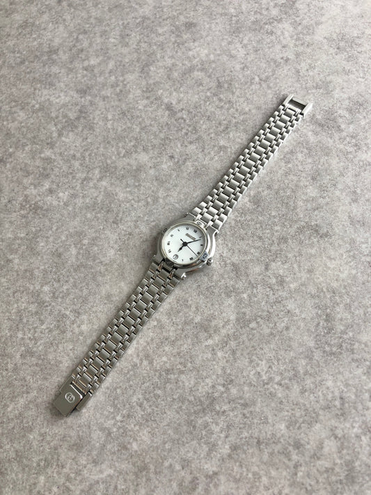 GUCCI Logo Watch Silver 9100L Vintage g8dhxw