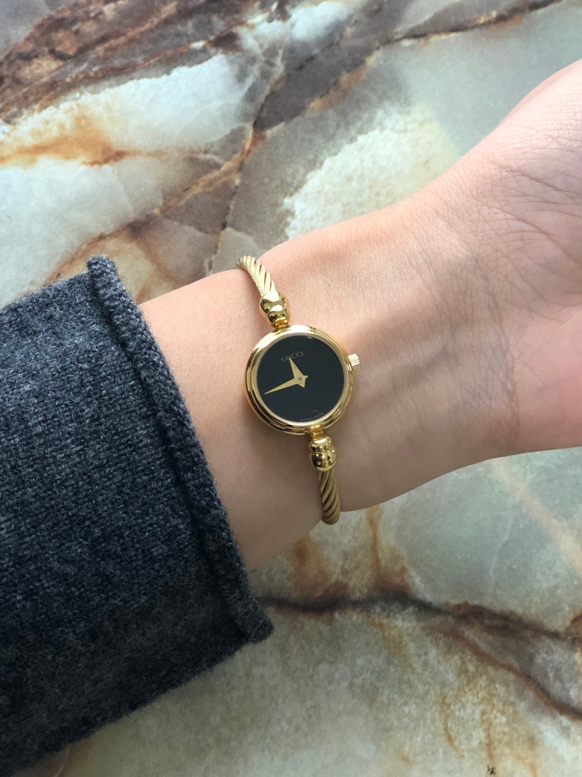 GUCCI Logo Bangle Quartz Watch Gold Vintage de3i84
