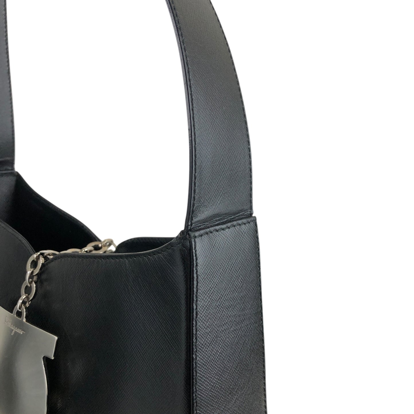 Salvatore Ferragamo Gancini Shoulder bag Hobobag Black Vintage ph7xes