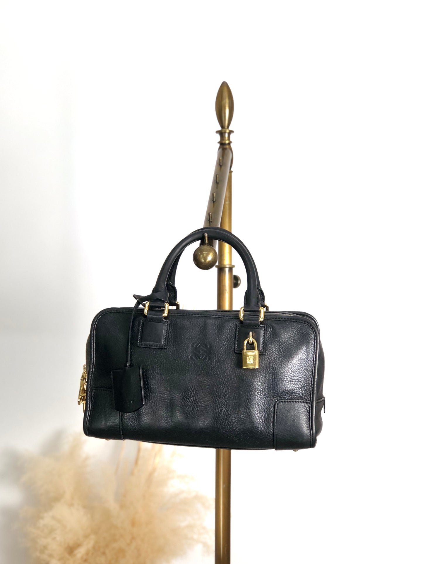 LOEWE Amazona28 Anagram Small Boston bag Handbag Black Vintage jti3x5