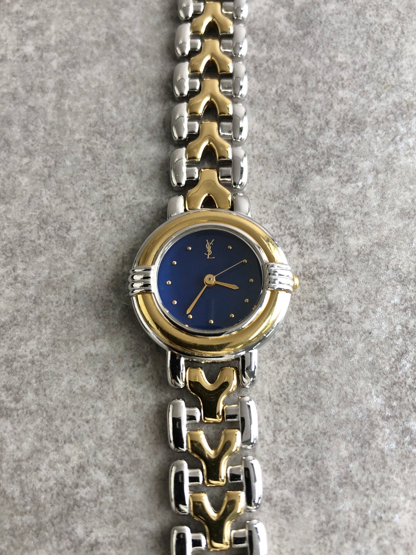 Yves Saint Laurent YSL Logo Quartz Watch Silver×Black 700154 Vintage nmcbrg