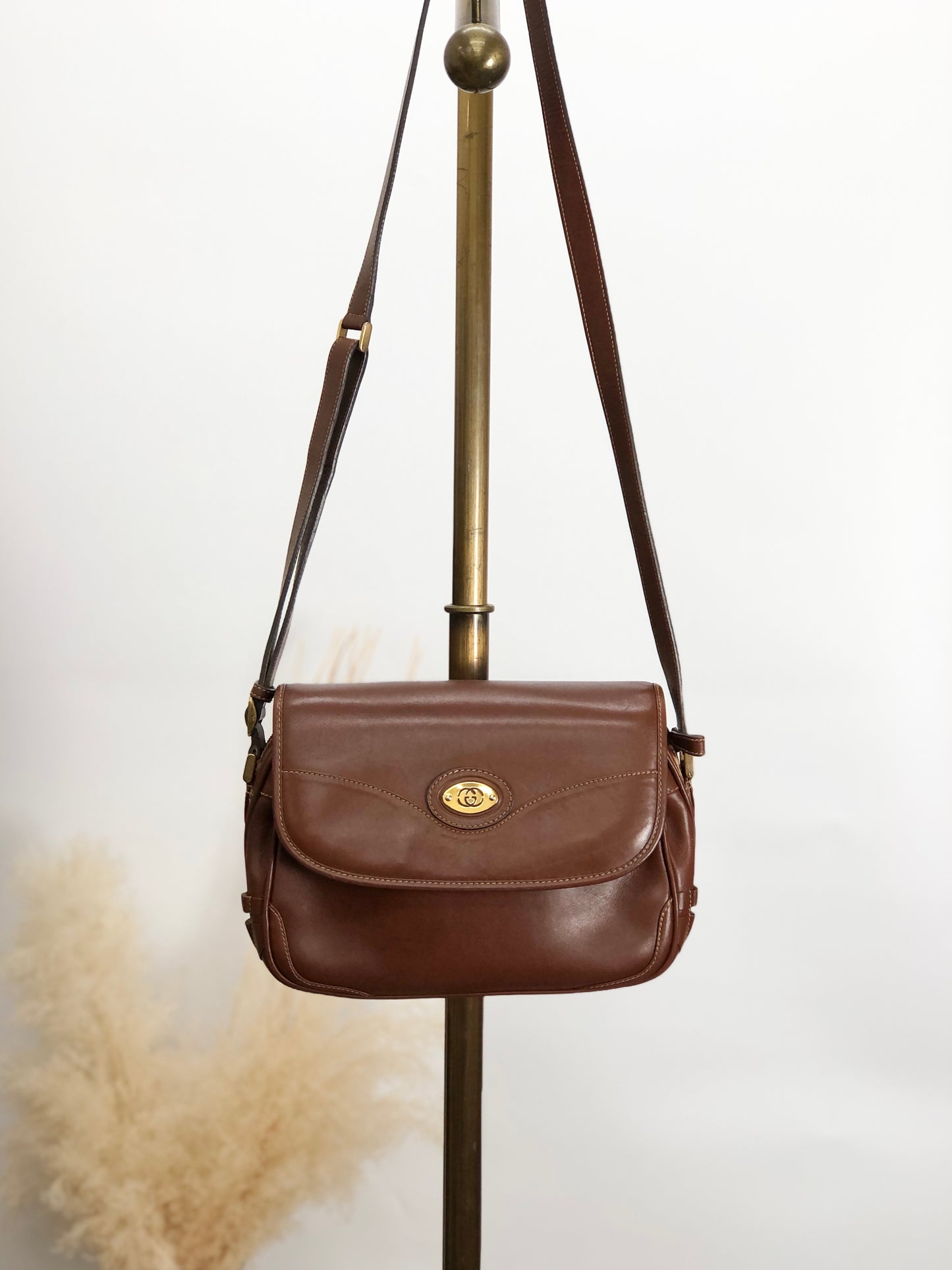 GUCCI Logo Shoulder bag Brown Vintage 56um6g