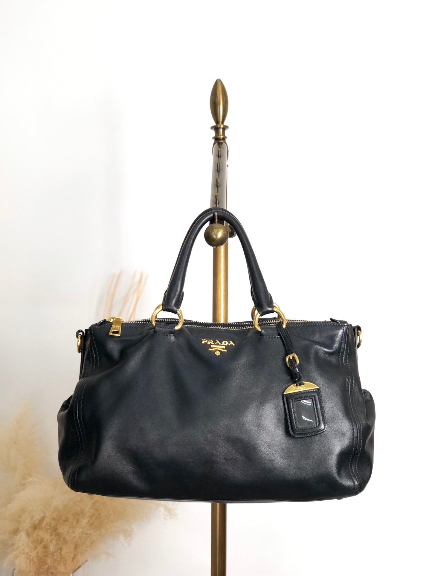 PRADA Logo Two-way Boston bag Shoulder bag Black Vintage k82hca