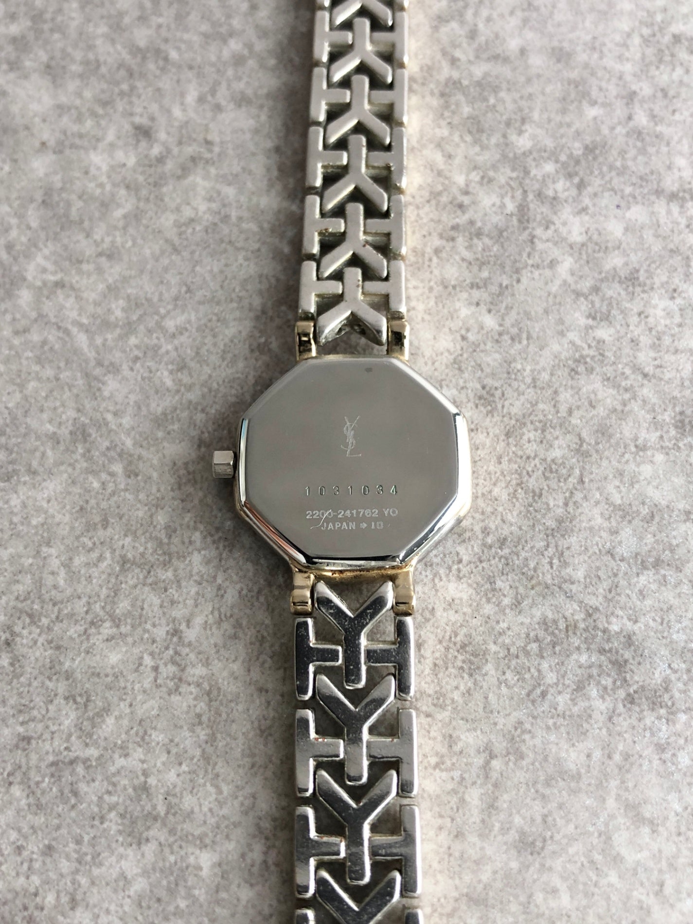 Yves Saint Laurent YSL Logo Watch Silver×Gold 2200-24762YO Vintage b4v8bj