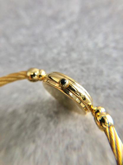 GUCCI GG Motif Bangle Watch Gold 2047L Vintage v5yfg7