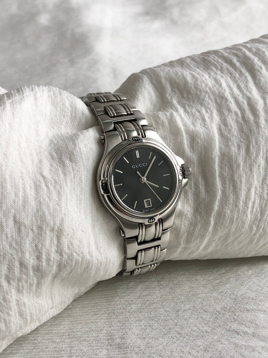 GUCCI Logo Watch Silver×Black 9040L Vintage fdpzxa