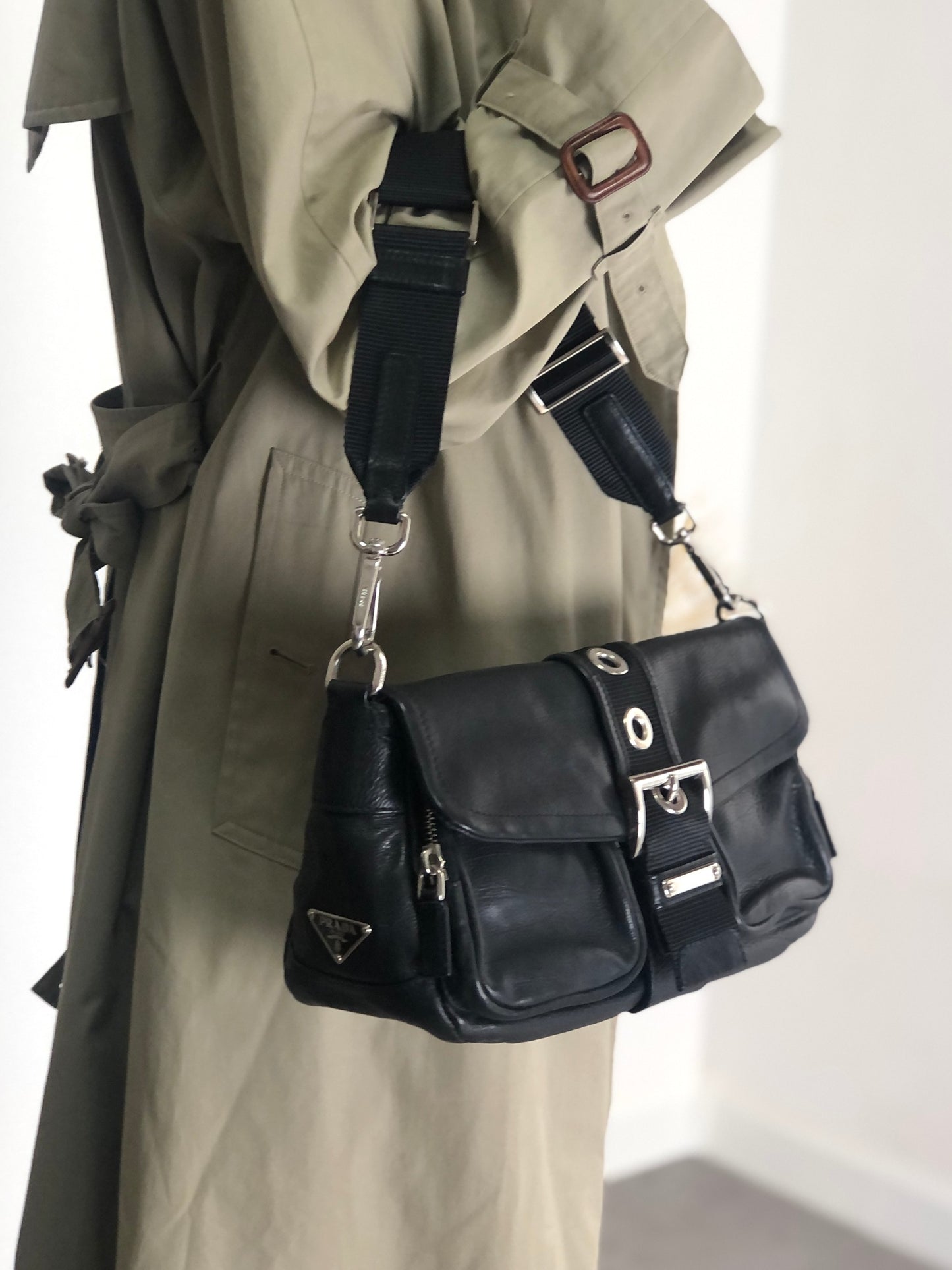 PRADA Triangle Logo Front Buckle  Shoulder bag Black Vintage  wsw3t2