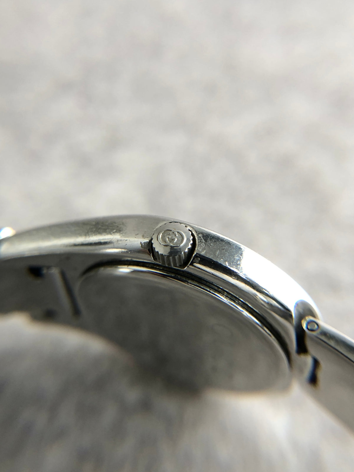 GUCCI Logo Quartz Watch Silver 6700L Vintage 28ufd2