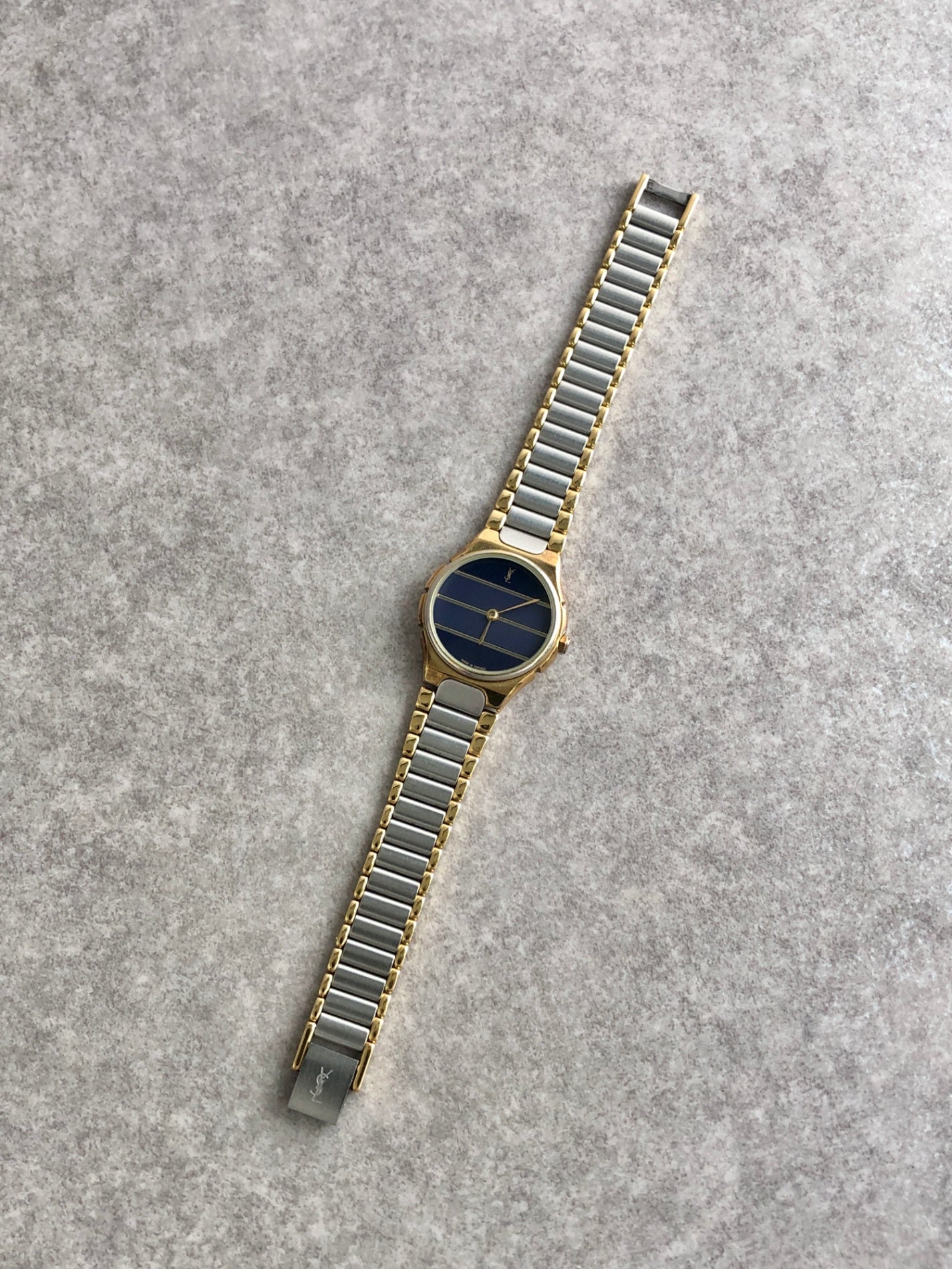 Yves Saint Laurent YSL Logo Quartz Watch Silver 190752 Vintage 7t3eus