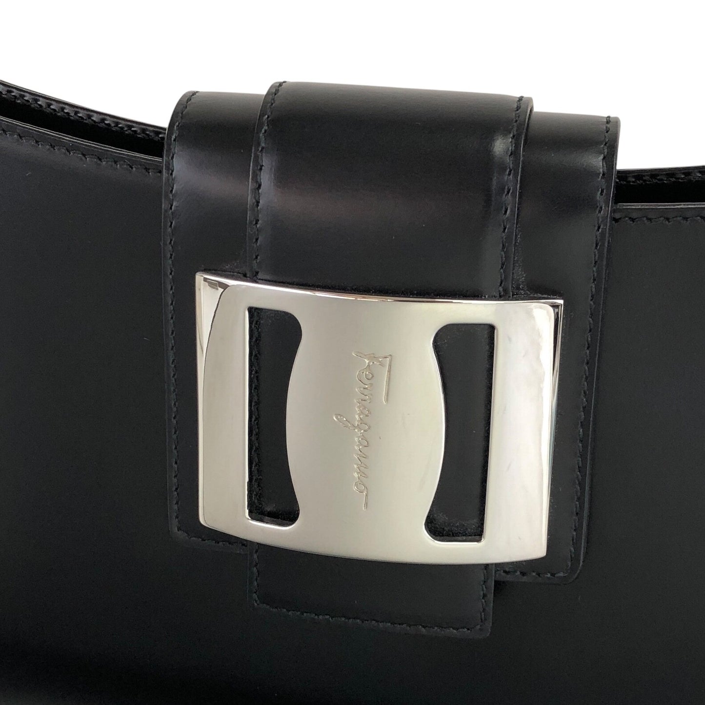Salvatore Ferragamo Gancini Shoulder bag Black Vintage psuefg