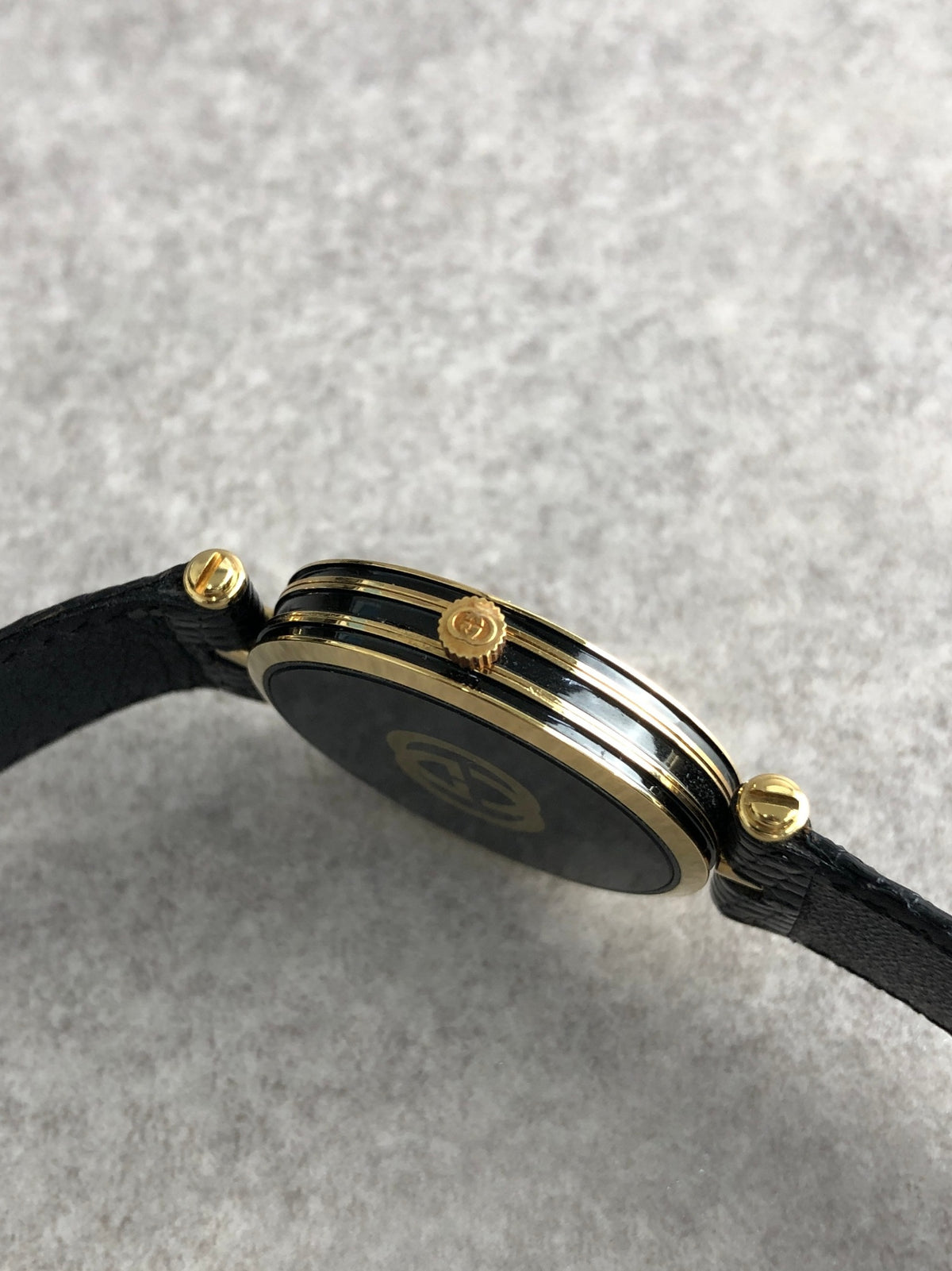 GUCCI Logo Quartz Watch Black Vintage b2b3v5