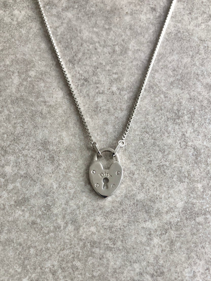 Christian Dior Heart Motif Necklace Silver Vintage xfgtgr