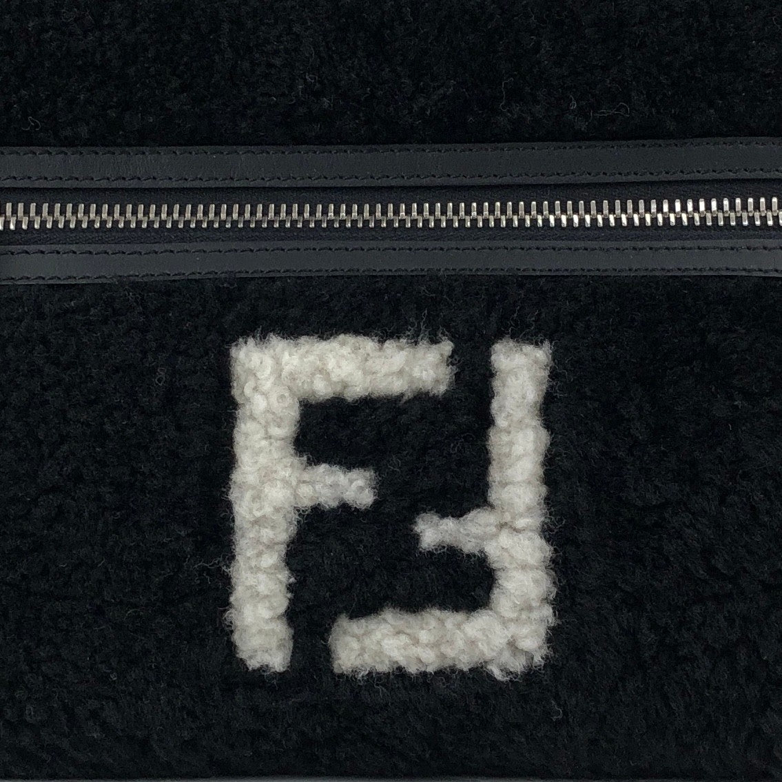 FENDI Logo Chain Handbag Black Vintage c34f5u