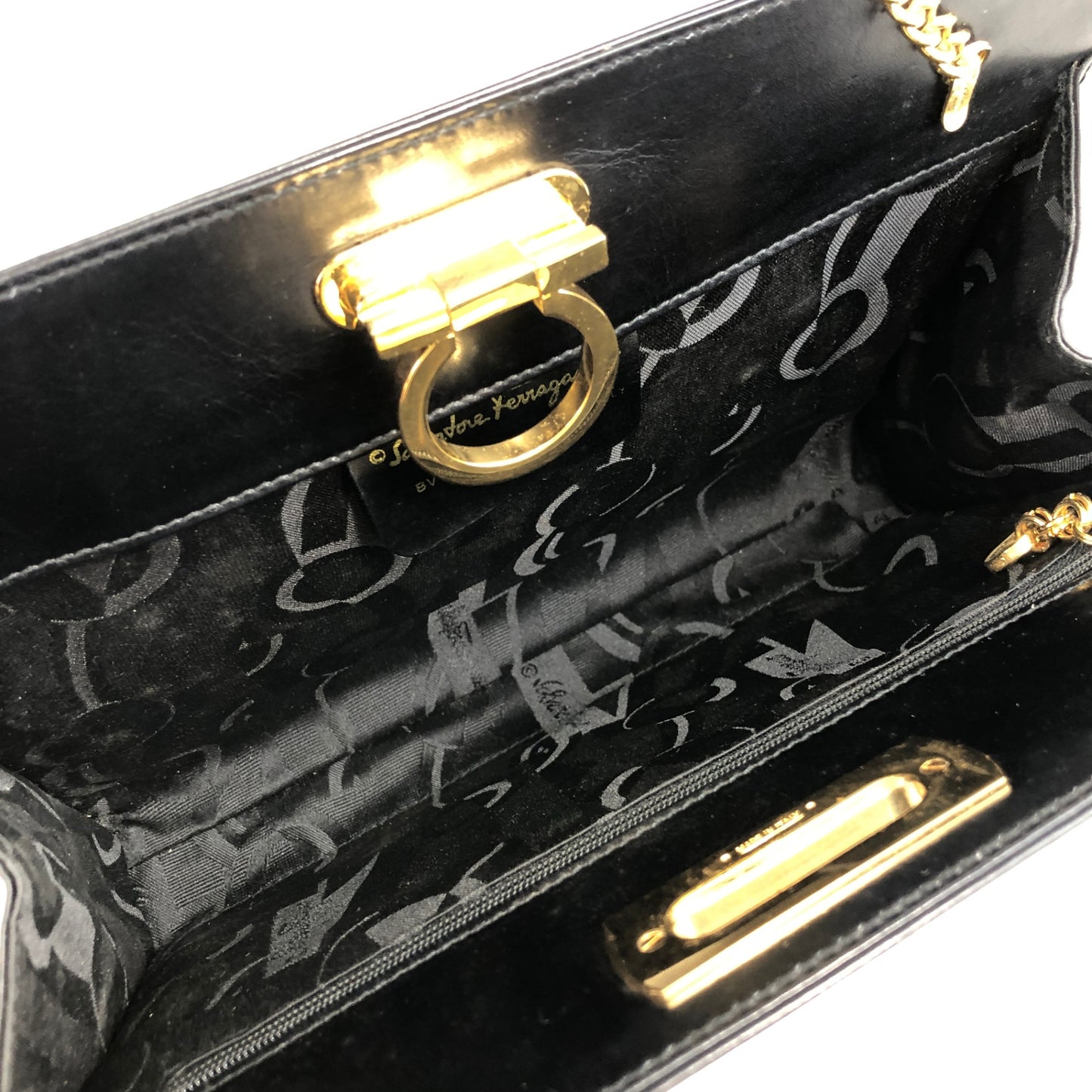 Salvatore Ferragamo Gancini Chain Shoulder bag Black Vintage zhmyy2