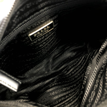 PRADA Triangle Logo Logo Motif Nylon Shoulder bag Black Vintage b8ck4u