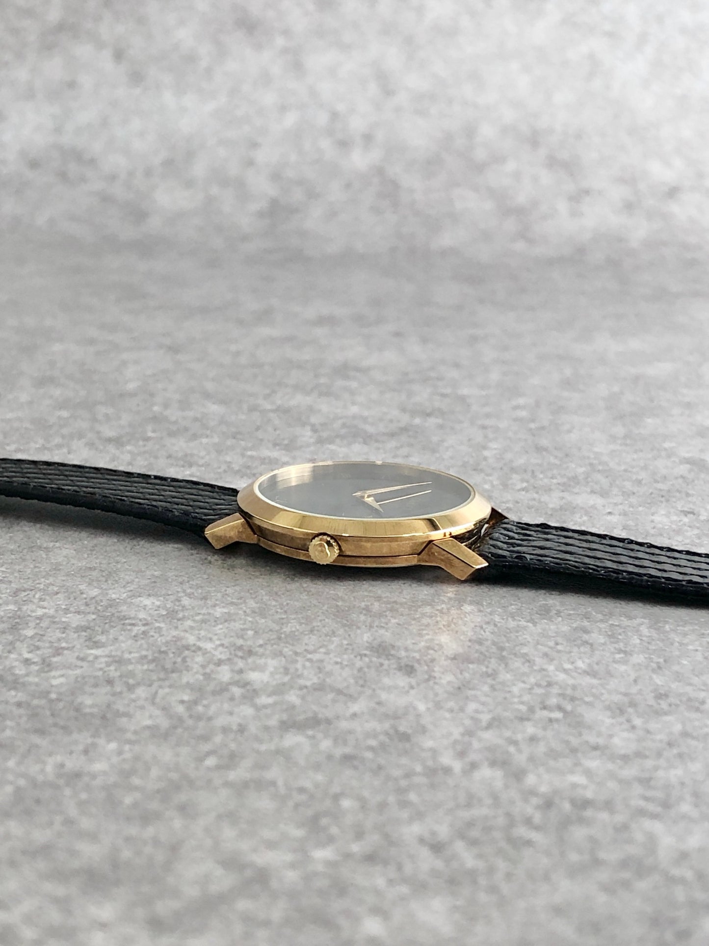 GUCCI Logo Quartz Watch Black Vintage yck25p