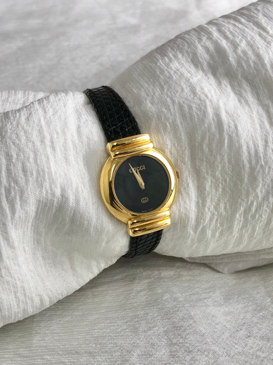 GUCCI Quartz Watch Gold×Black 5300L Vintage j7kah7