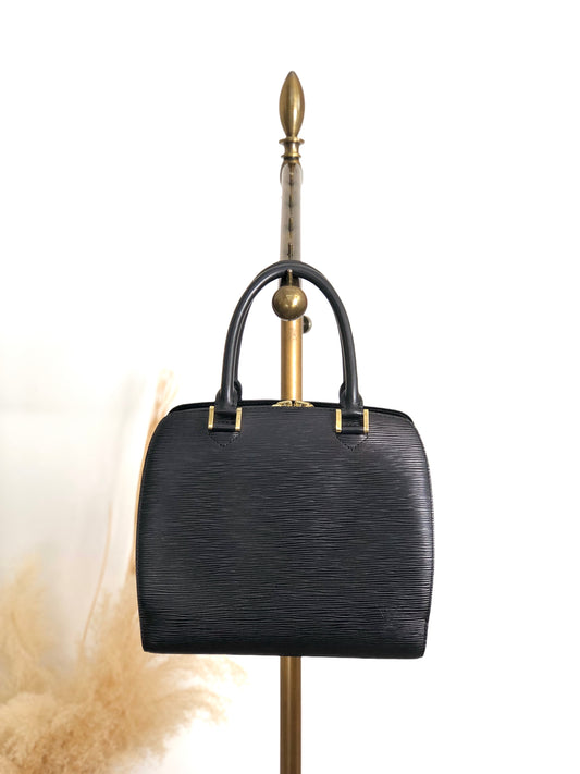 LOUIS VUITTON Epi Handbag Black Vintage dfb7ei