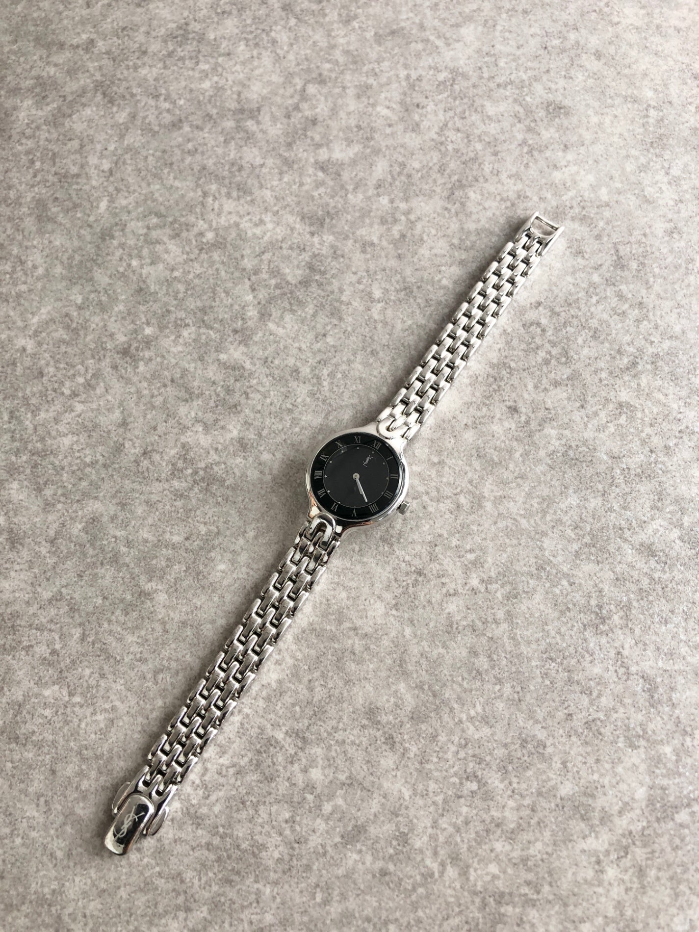 Yves Saint Laurent YSL Logo Quartz Watch Silver 2823-288458 Vintage 4rhgue