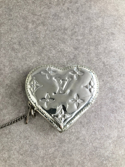 LOUIS VUITTON Heart Motif Coin Purse Silver M93566 Vintage cnid4w